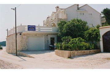 Croazia Privát Slatine, Esterno